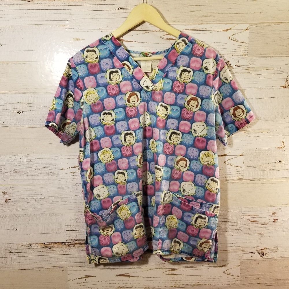Peanuts characters graphic‎ scrub top